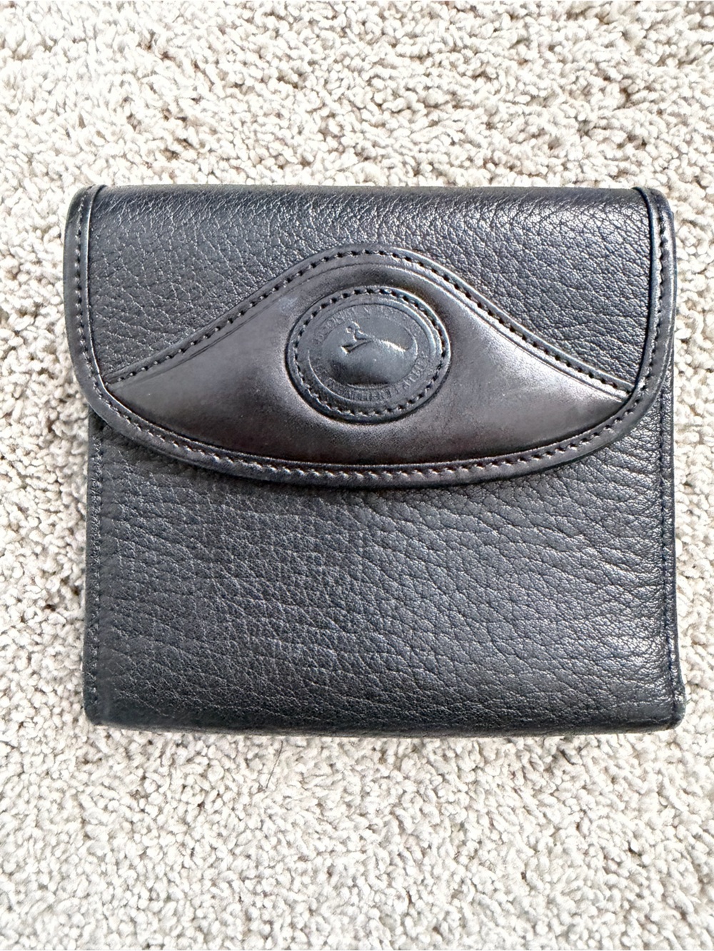 Dooney & Burke Black pebble Leather women’s Bifold Wallet kiss lock